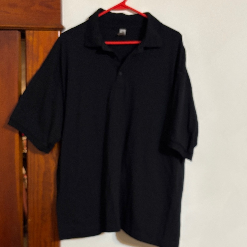Gildan Men's Black Polo Shirt